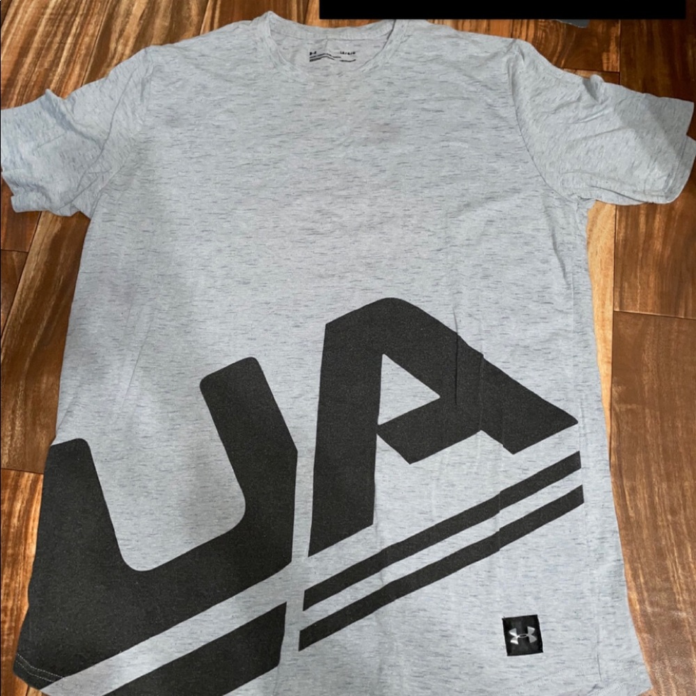 Under Armor tee